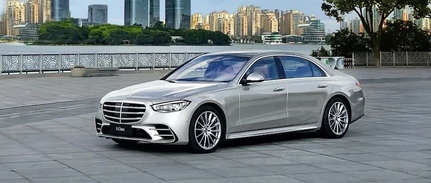 全新奔驰S告诉你，开奔驰坐奔驰是一样的享受