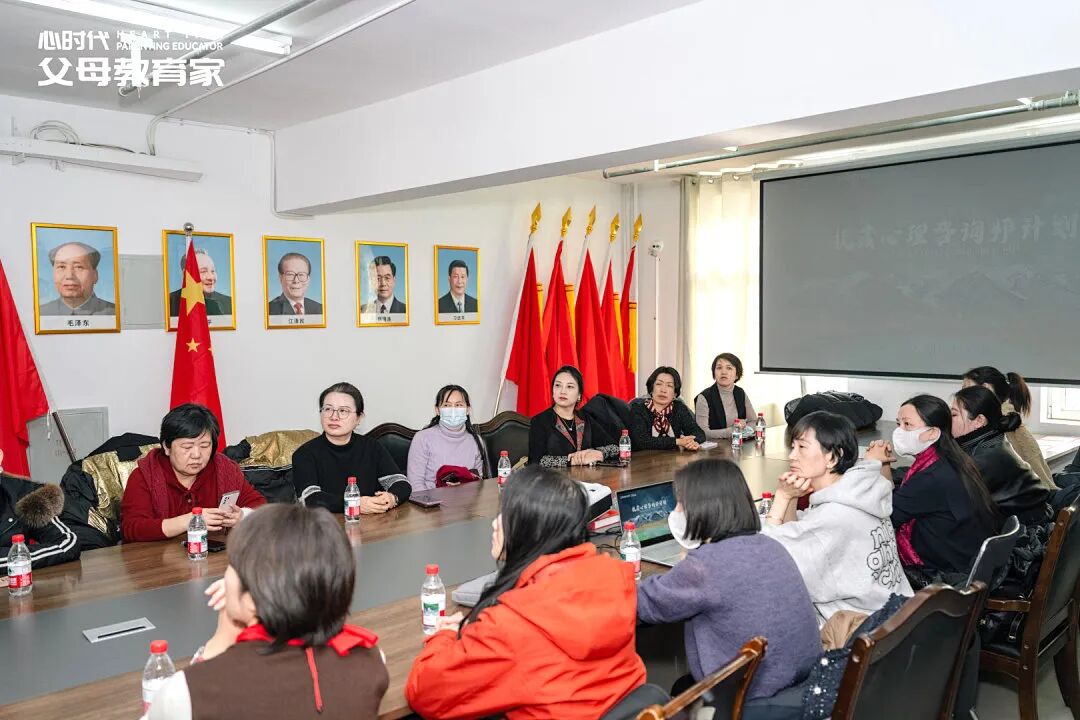 爱上大自己10岁的离异男的女孩说：“他是我的污点！我恨不得掐死他！”直到张兆鹏老师说了一句话，她瞬间释然