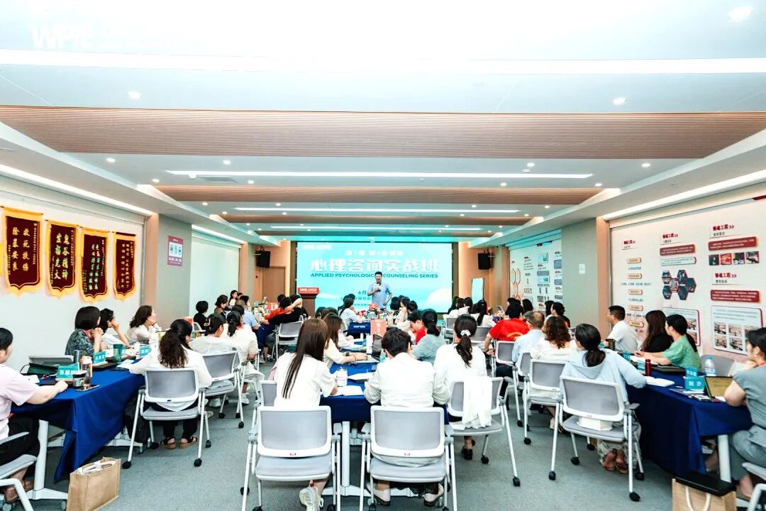 你和那个女孩一起去博物馆，你开心吗？——张兆鹏老师：“先问感受，再谈社交！”