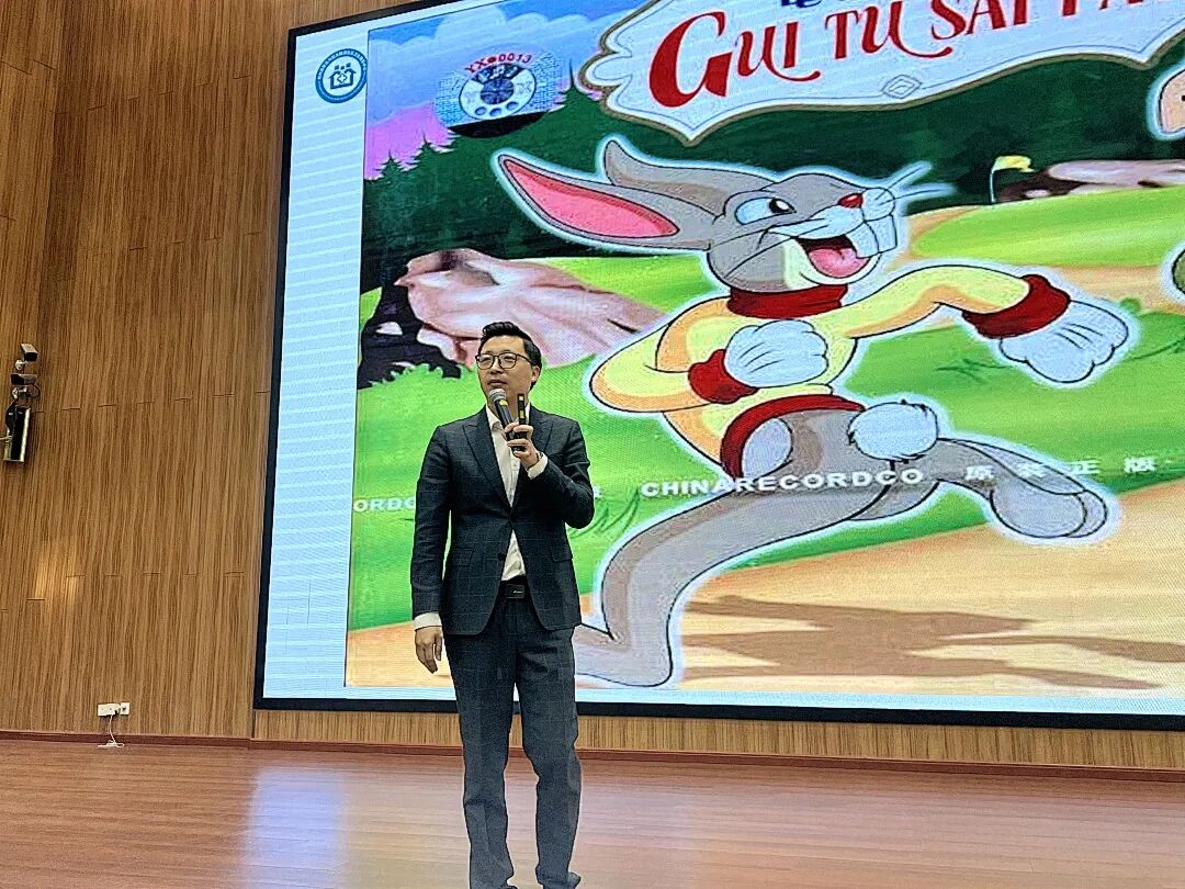 “心家人”孙田田——从幼儿园男老师到心时代父母教育家讲师，他穿西装讲了十几年家庭教育！