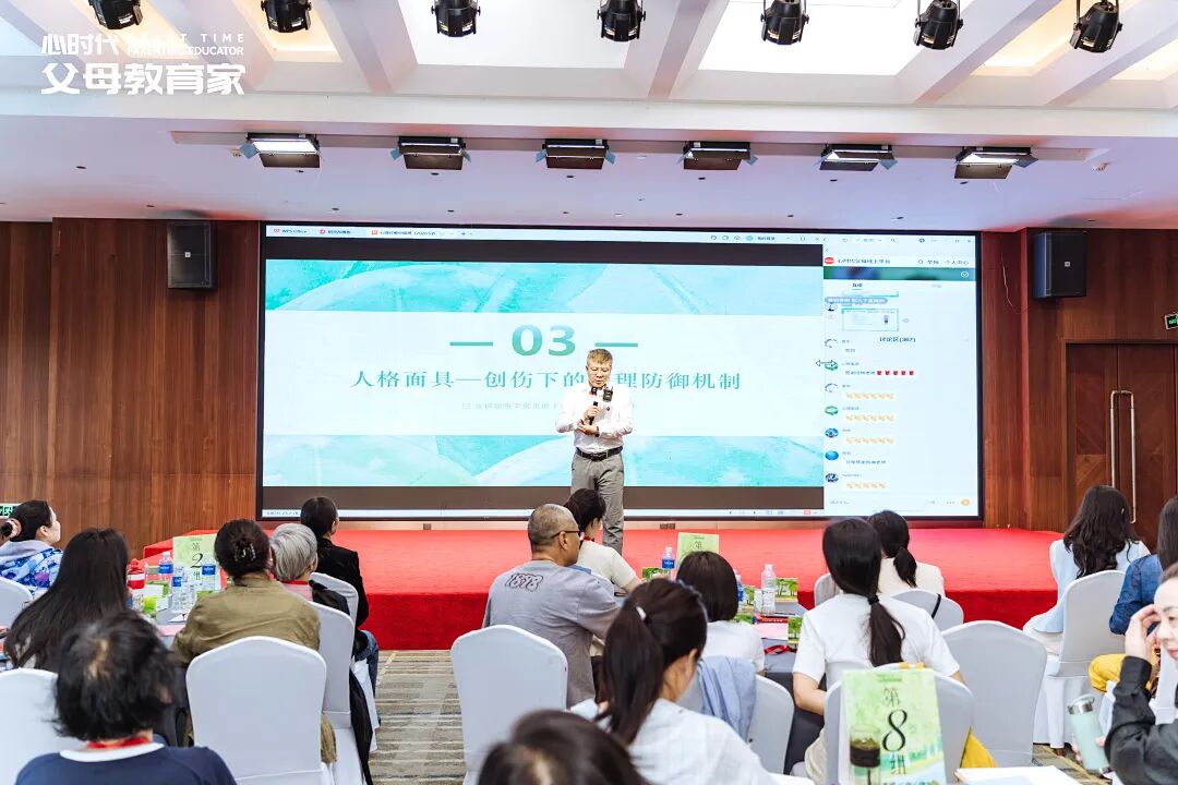儿子不上学拿轻生威胁，父亲当场跪求老师“帮帮我！”——王克老师的回答戳中无数父母的心