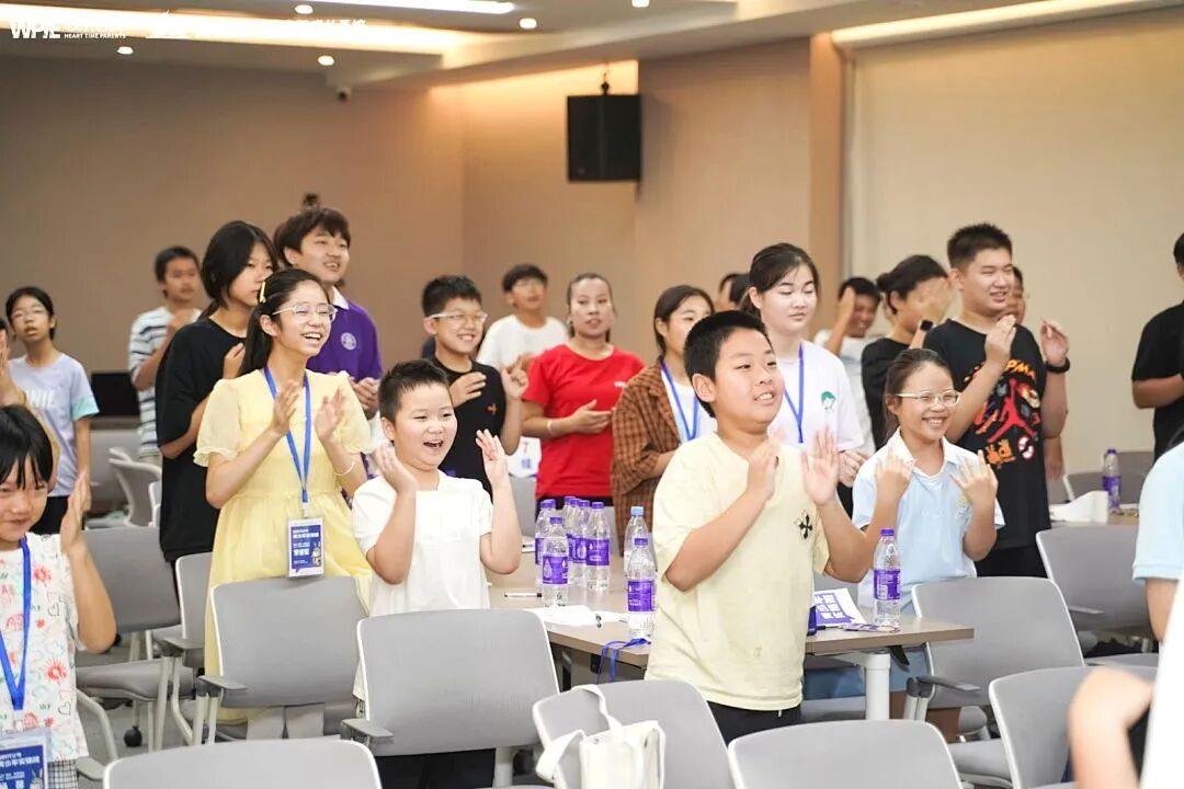 【青少年五大关系课】同为老师，孩子被办公室的同事骂哭，我到底要不要给孩子撑腰？