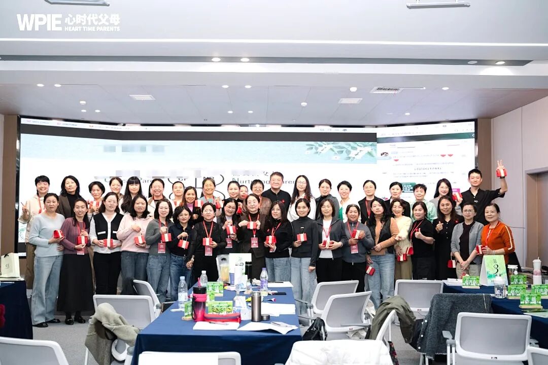 去他的“乖”！我们总想让孩子“乖”，却忘了自己当年心里藏了多少委屈