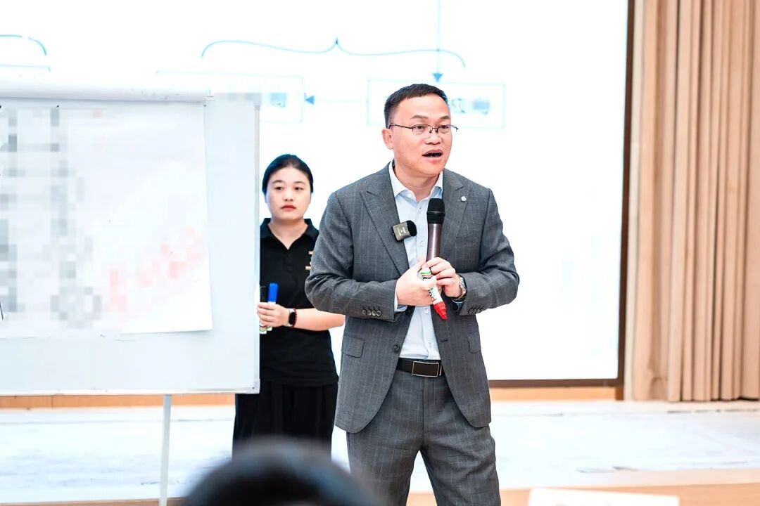 我越不管，孩子越拼命学：真正厉害的教育，是让他心甘情愿地去追！