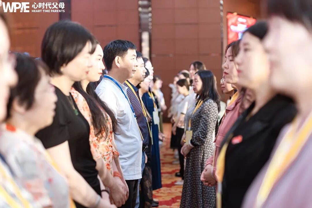 【家庭生态实操班】一位母亲哭诉说：“孩子跟‘坏孩子’一起玩，我该怎么办？”