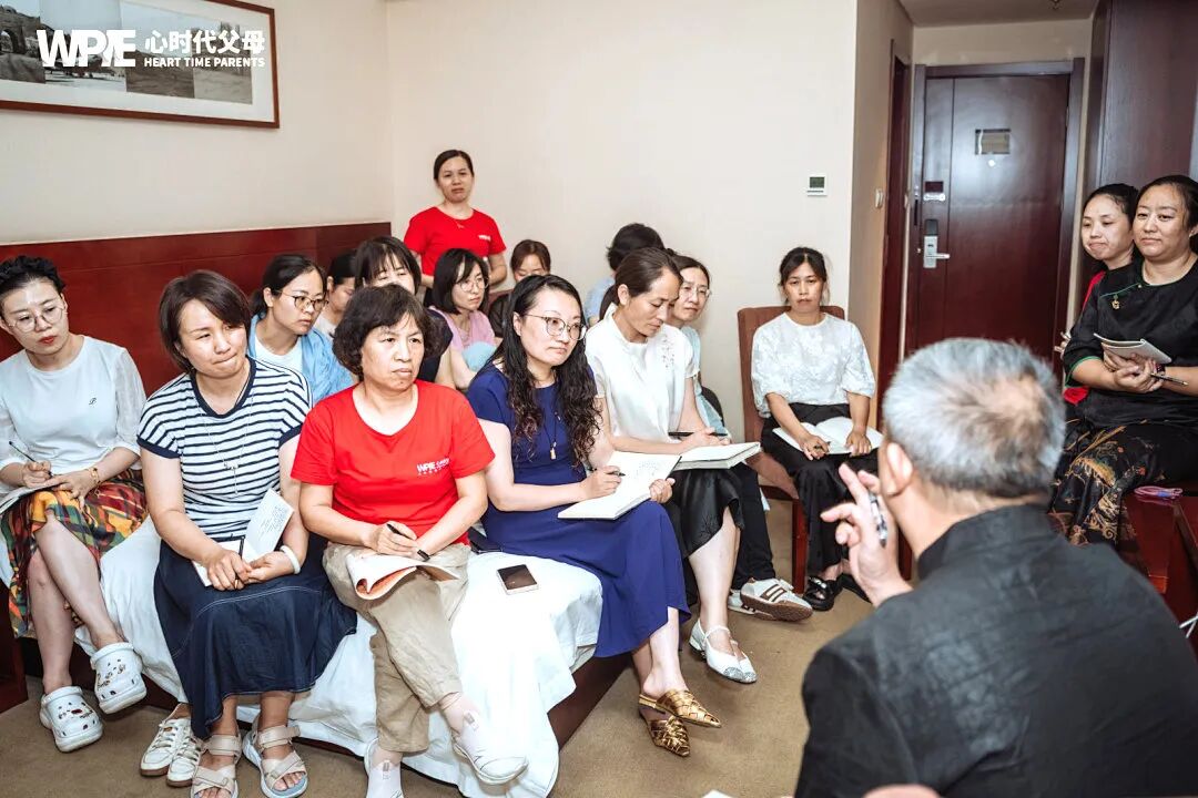 孩子退步时你崩溃？孩子优秀时你领功？——不归功，不归罪才是父母最该有的清醒