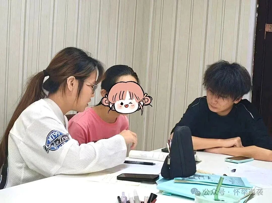 【狮子王】那个骂老师、锁房门、恨不得父母去死的孩子，一年半后为何突然转变？
