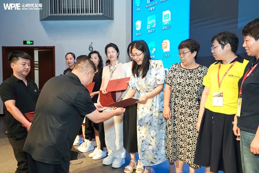 “妈妈，历史老师怀疑我抄答案！”——我的第一反应差点害了她