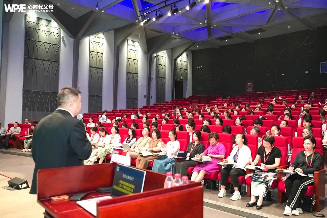 “妈妈，历史老师怀疑我抄答案！”——我的第一反应差点害了她