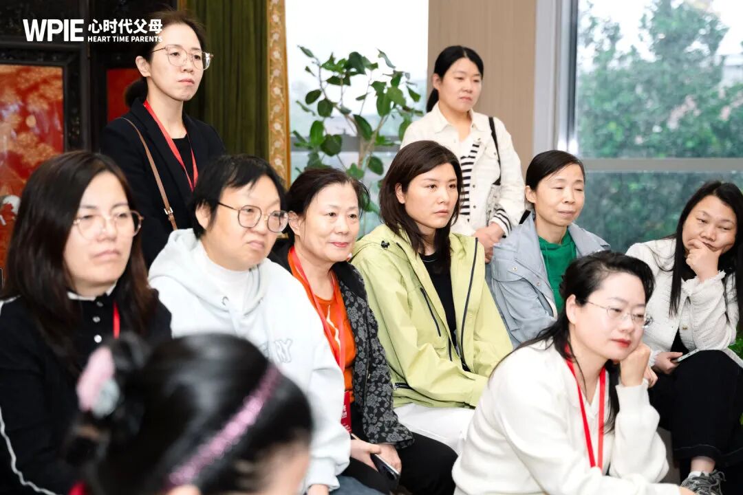 去他的“乖”！我们总想让孩子“乖”，却忘了自己当年心里藏了多少委屈