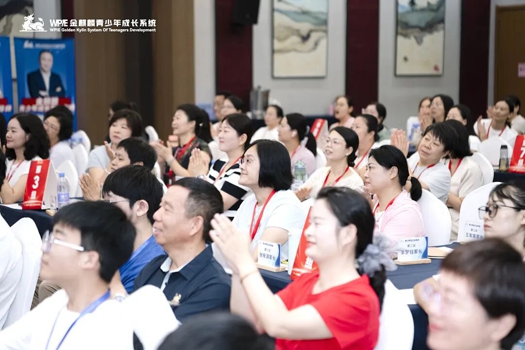 一夜白头的父母泣诉：“我养出了学霸，却没教会孩子好好活着......”