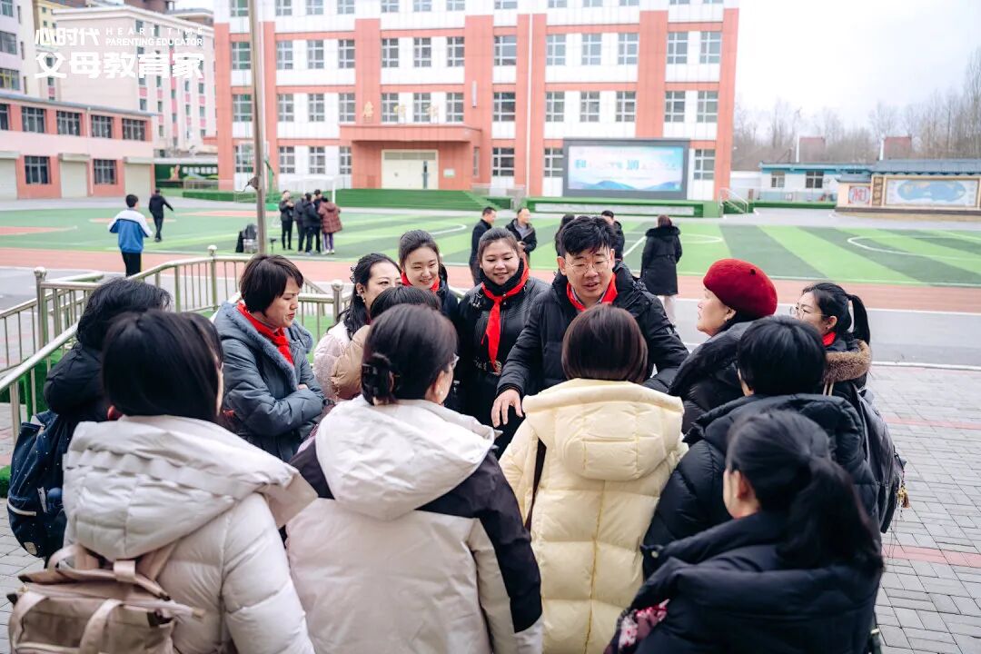 高二男孩因自己长不高而放弃学业？张兆鹏老师：“别劝他上学，先做这件事托住他！”