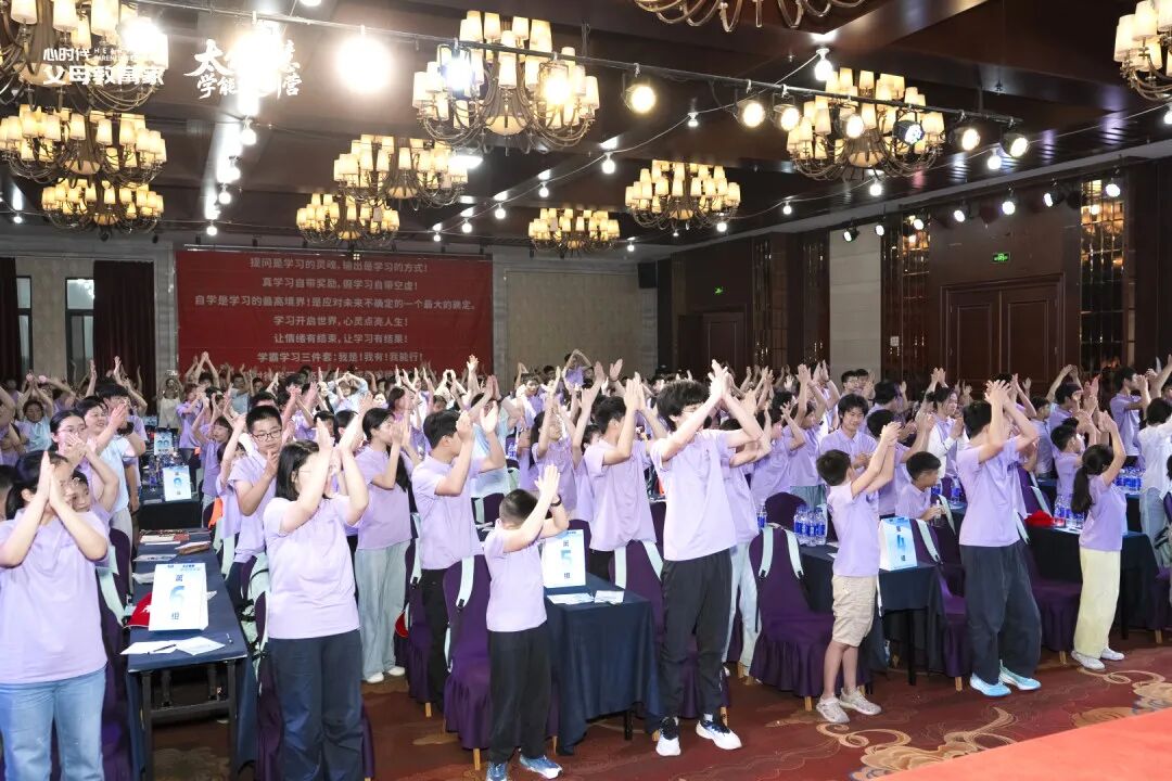 老公常年不在家，却在冲突中挡在我前面——那一刻，我才真正读懂什么是“家庭第一定律”！