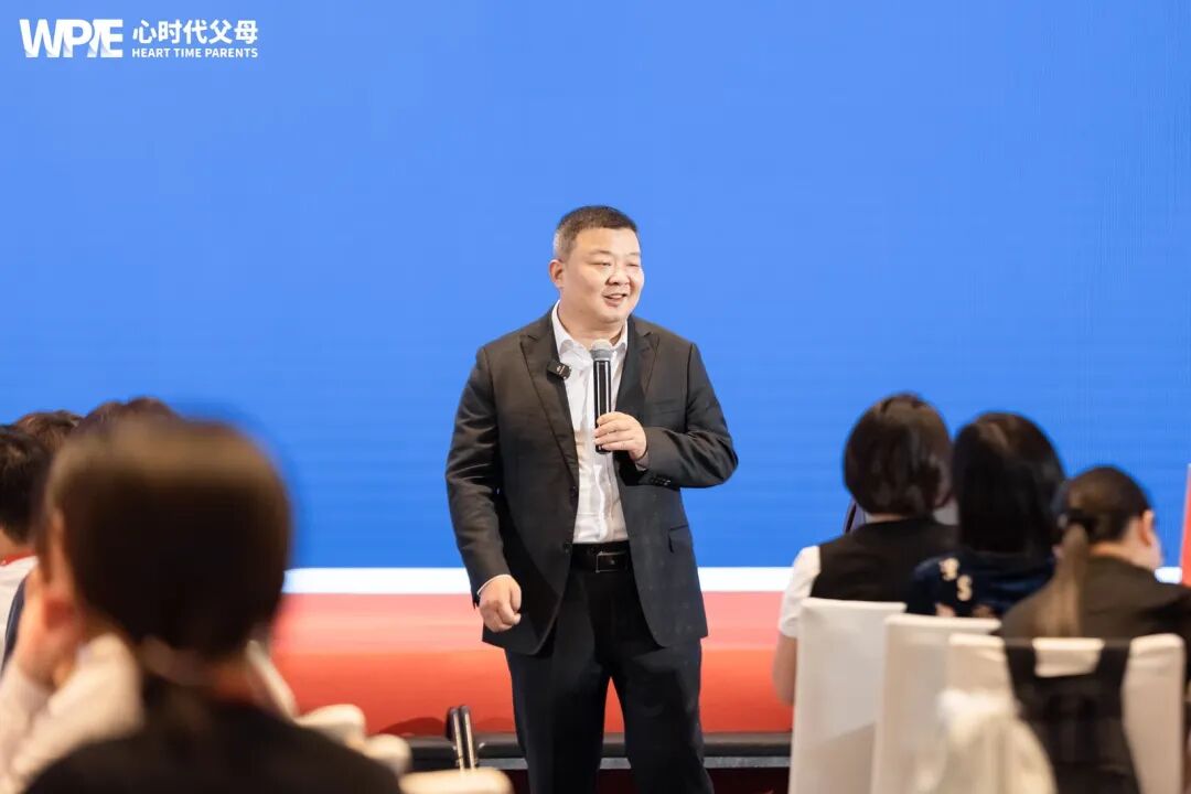 想要养一个情绪稳定的孩子吗？这些话，父母一定要多对孩子说！