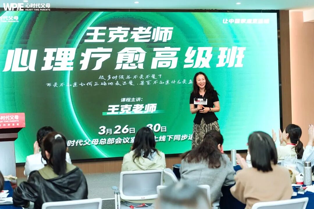 一位单亲妈妈的自白：“我以为我们关系很好，直到上大一的儿子因自残在手臂上缝了五针后……”