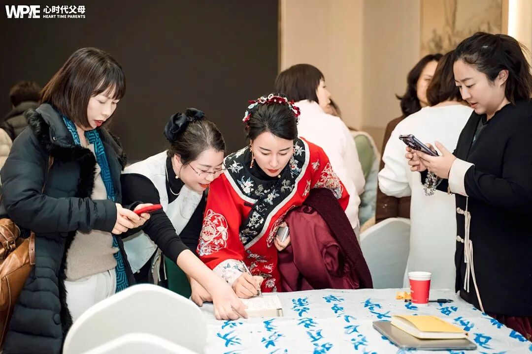 帮女儿入选，她没笑；靠自己拿“优”，她却笑了——我以为我在帮孩子赢，其实我在让她输！