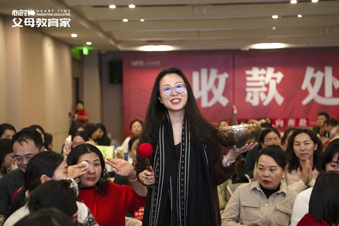 曾经只敢带着耳机偷偷听课，如今终于敢当面“活”了！