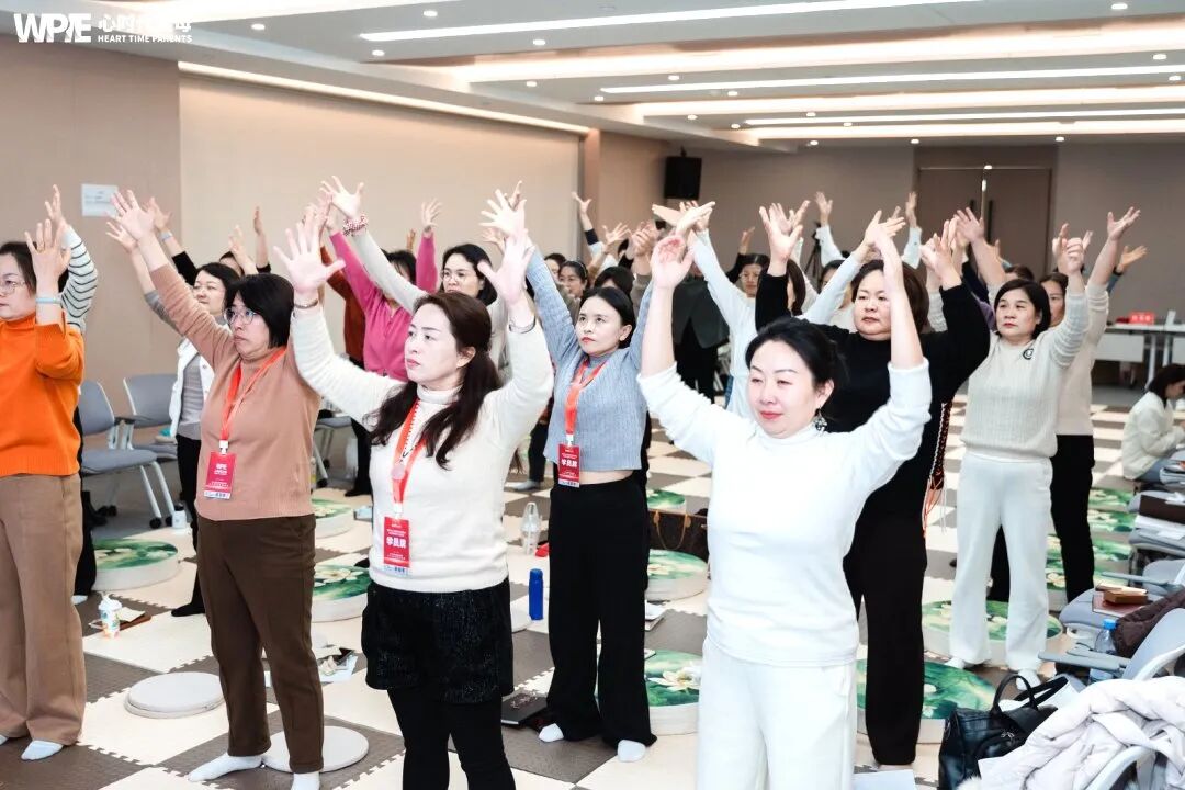 【学习军师方案班 · 高级】“妈，你当年为什么要把我送人？”她哭着问出这句话后才发现，爱从来没走，只是被痛苦挡住了