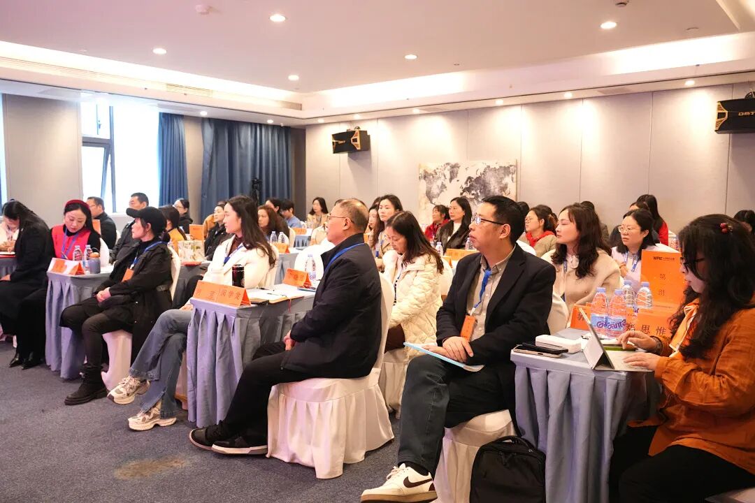 “老师，我一点都不疼，可‘爽’了”——当那个满身伤痕的女孩笑着说出这句话时，不敢想她到底独自承受了多少委屈