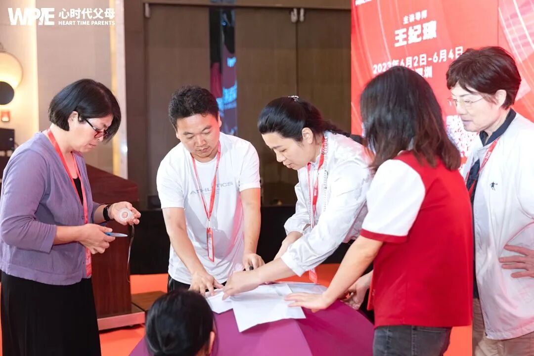 顶嘴、沉默、摔门、沉迷手机的孩子——他们不是“坏”，而是在“求助”！