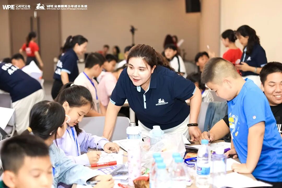 别再做“纠错型父母”了，试试“托举型导师”？