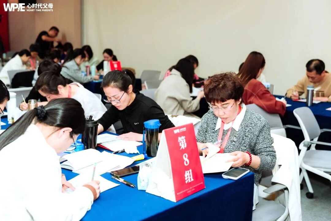 去他的“乖”！我们总想让孩子“乖”，却忘了自己当年心里藏了多少委屈