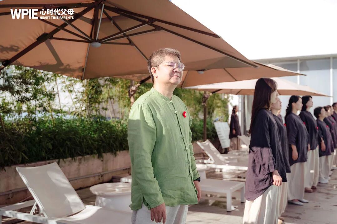 “孩子哭一哭怎么了？”王克老师说，“开学季最该稳住的是家长，不是孩子！”