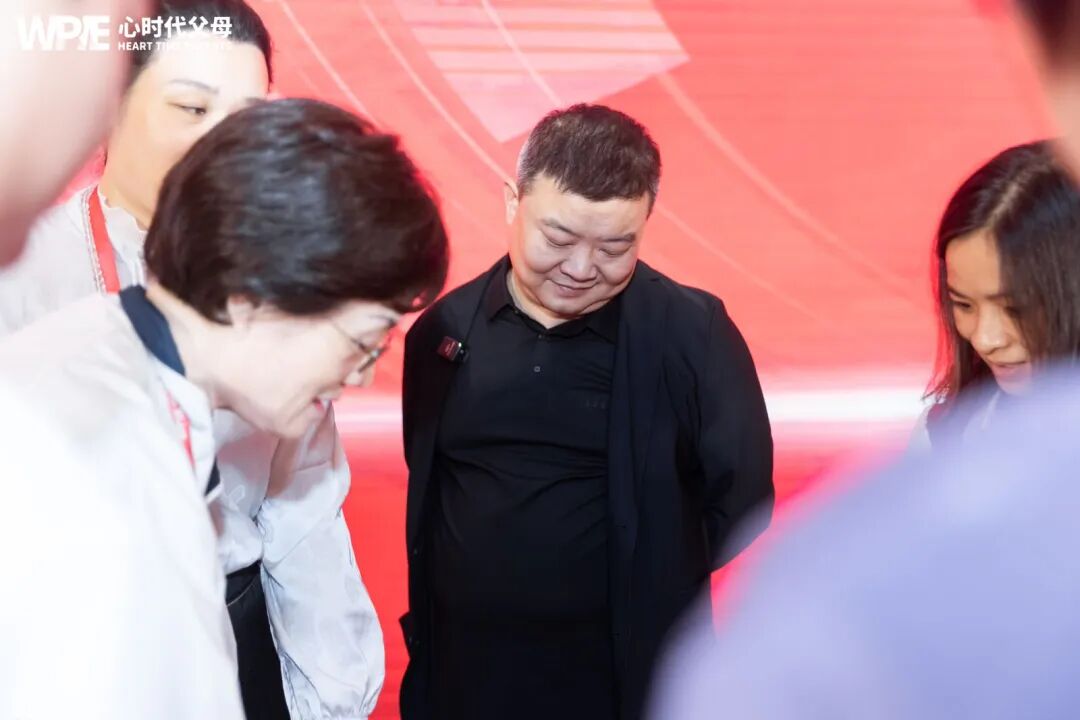 想要养一个情绪稳定的孩子吗？这些话，父母一定要多对孩子说！