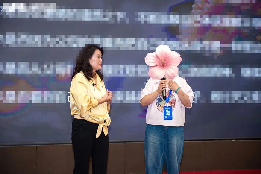 “姐姐就该多付出”“拒绝就是不孝”——文聪老师一语道出残忍的真相：“在至亲眼里，钱比你重要！”