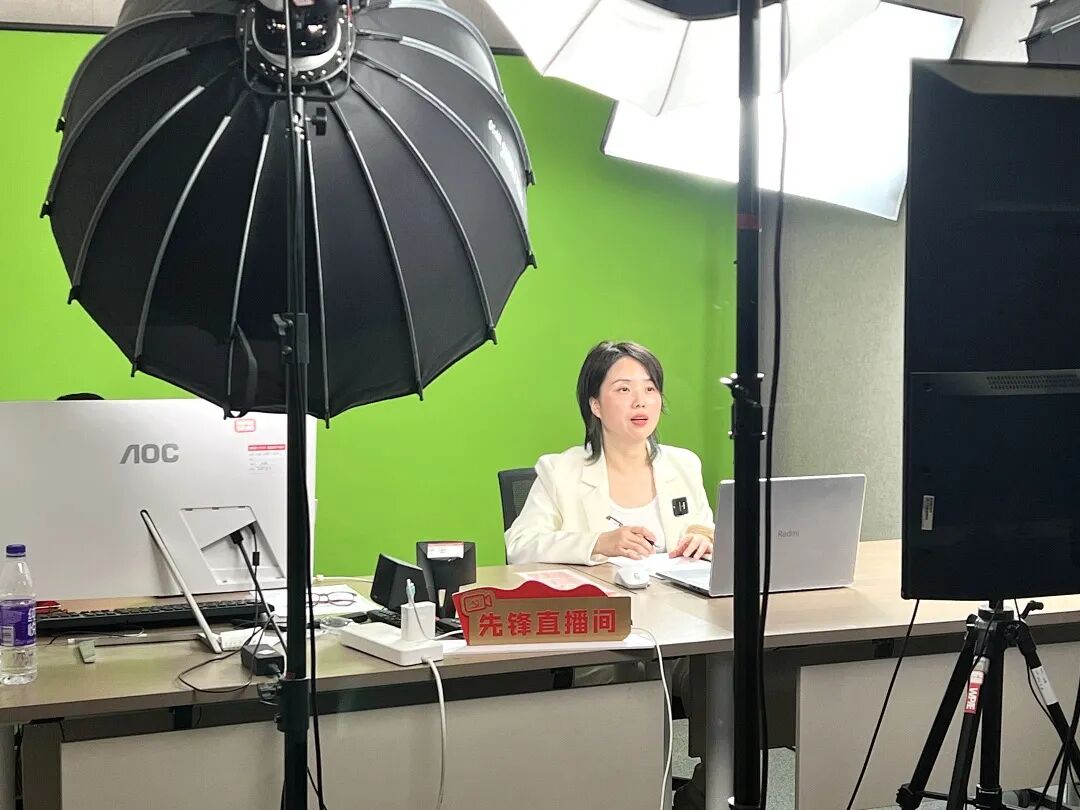 “心家人”瑞星——从卖高端服装到心时代父母教育家员工，她说：“这是我干过最值的工作！”