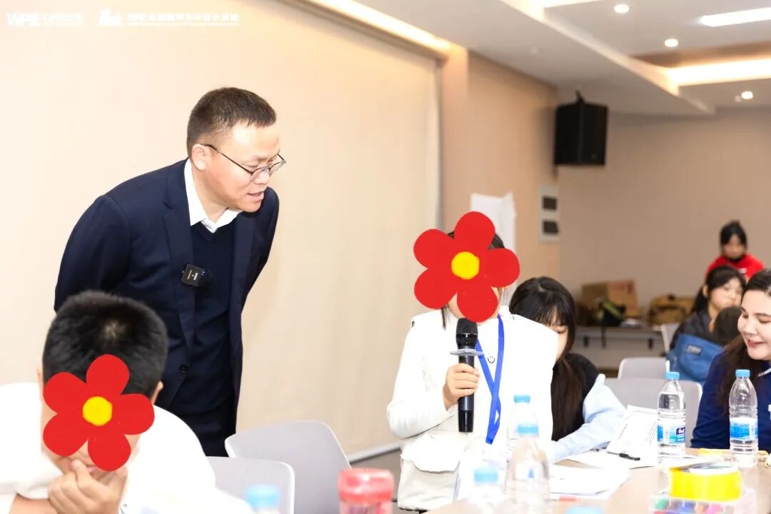 【青少年五大关系课】孩子在课堂上不举手、不发言，我差点失望透顶，直到另一位家长的话点醒了我……