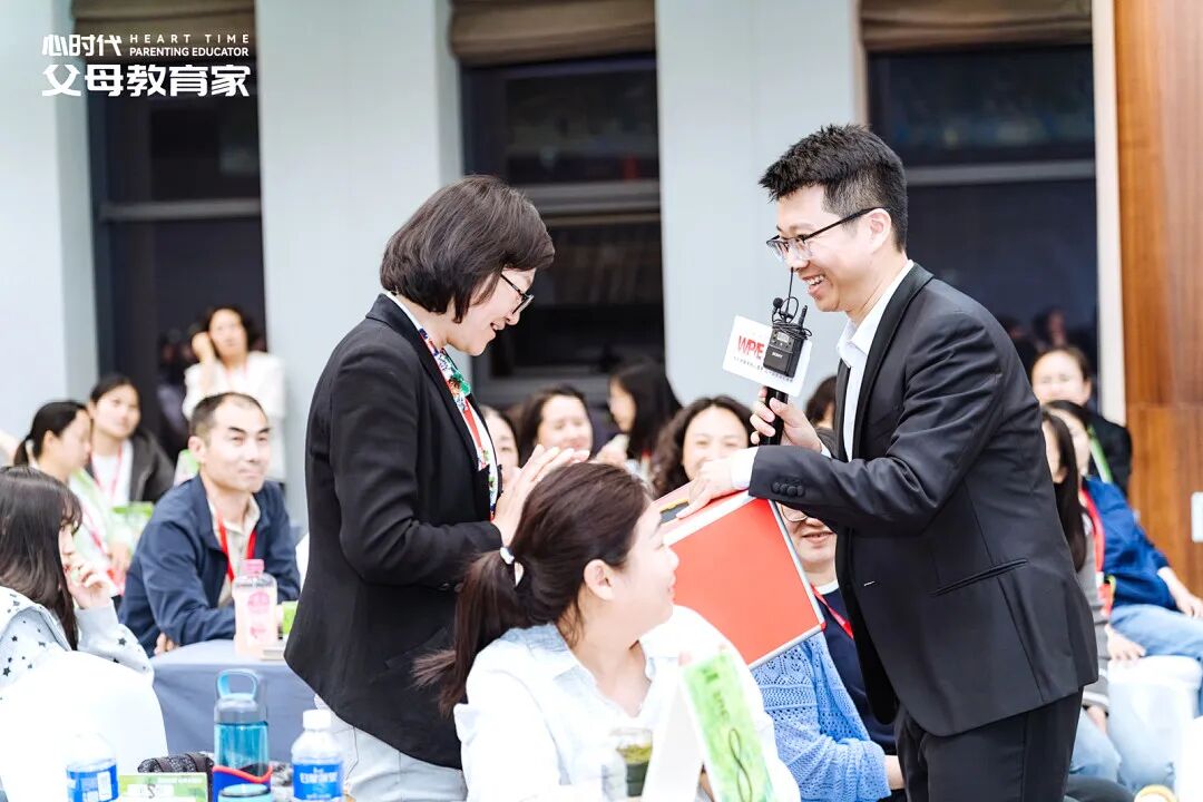 宿舍4个人，3个告他的状——王克老师：“不是孩子坏，是你没教过他如何社交！”