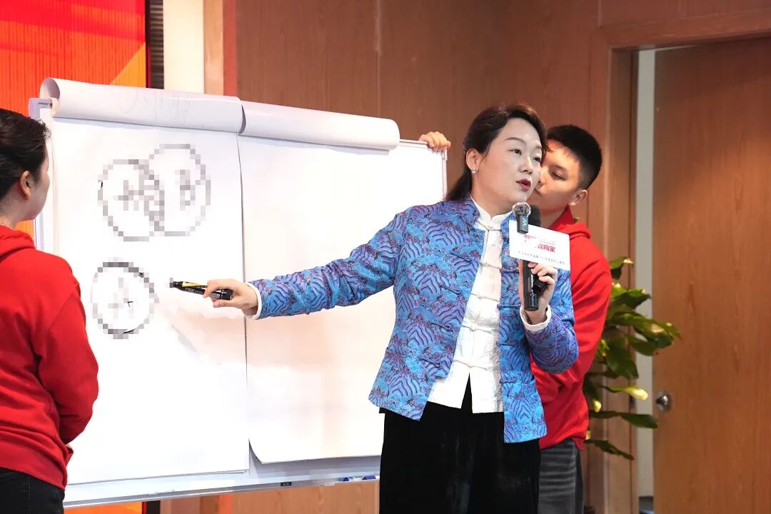 “老师，我一点都不疼，可‘爽’了”——当那个满身伤痕的女孩笑着说出这句话时，不敢想她到底独自承受了多少委屈