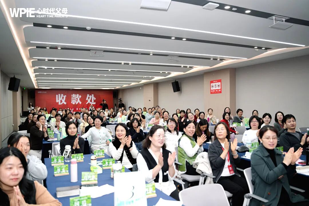 【心身心理学中级班】上有老下有小的中年男人在直播间当场痛哭——王克老师：“一味的善良，只会变成别人的‘血包’！”