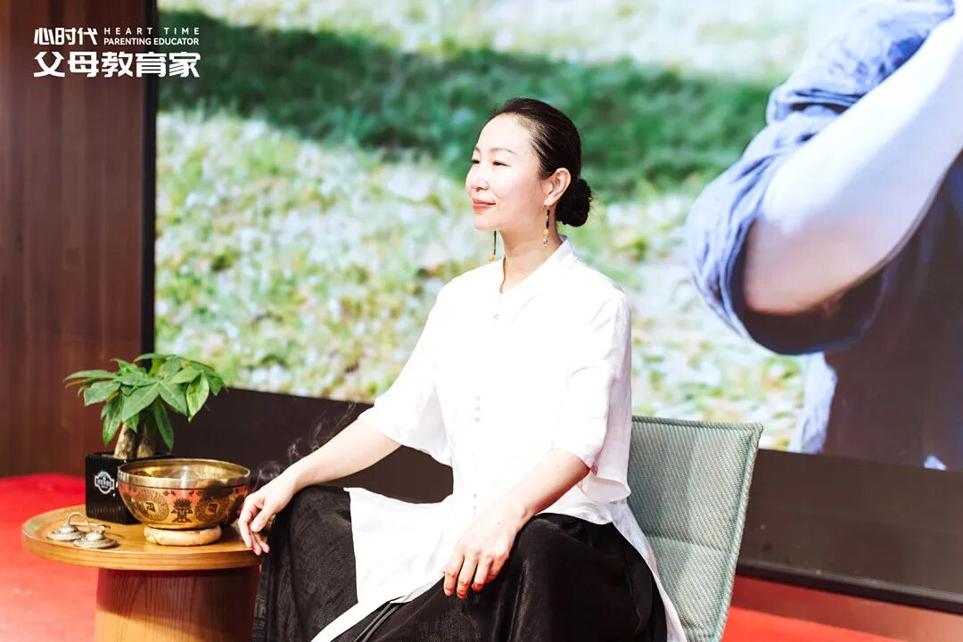 儿子不上学拿轻生威胁，父亲当场跪求老师“帮帮我！”——王克老师的回答戳中无数父母的心