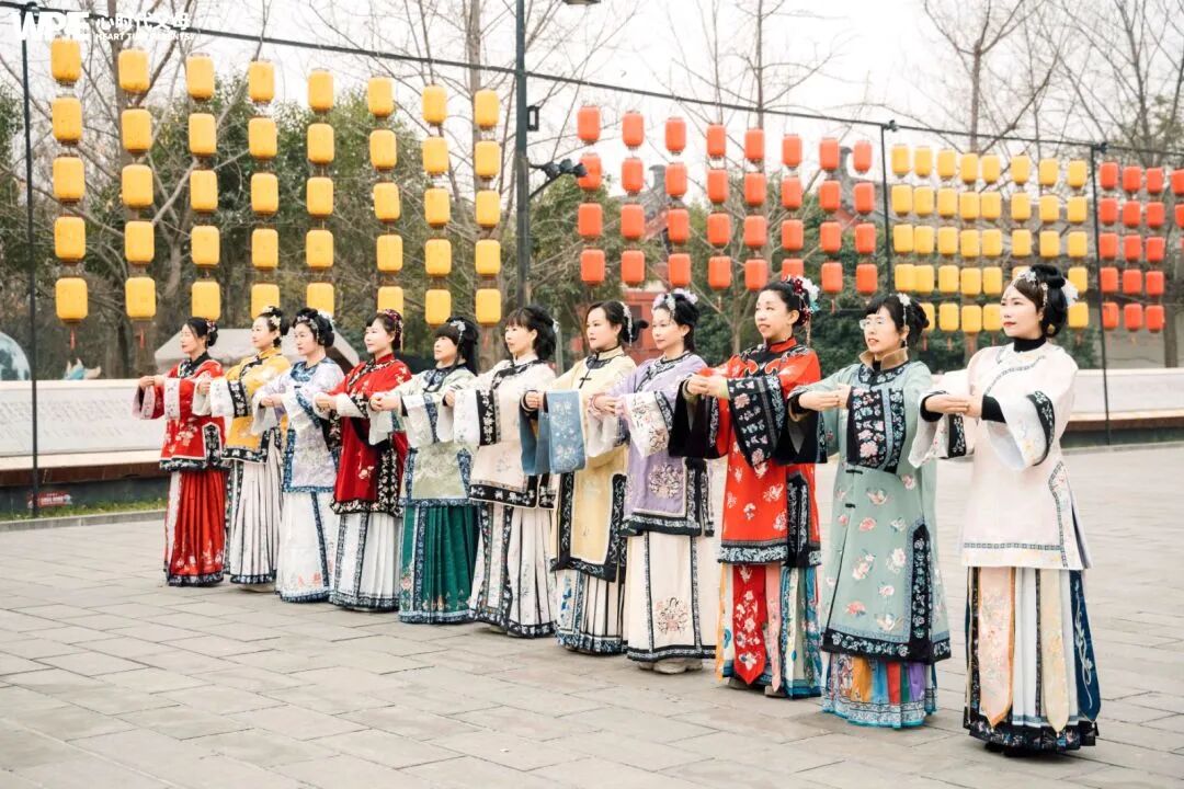 帮女儿入选，她没笑；靠自己拿“优”，她却笑了——我以为我在帮孩子赢，其实我在让她输！