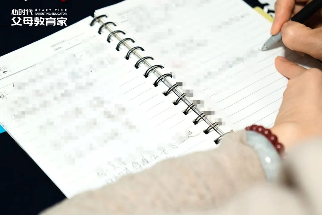 孩子提条件，父母如何才能不被拿捏？文聪老师：“亲子博弈，谁急着谈判，谁就输了！”