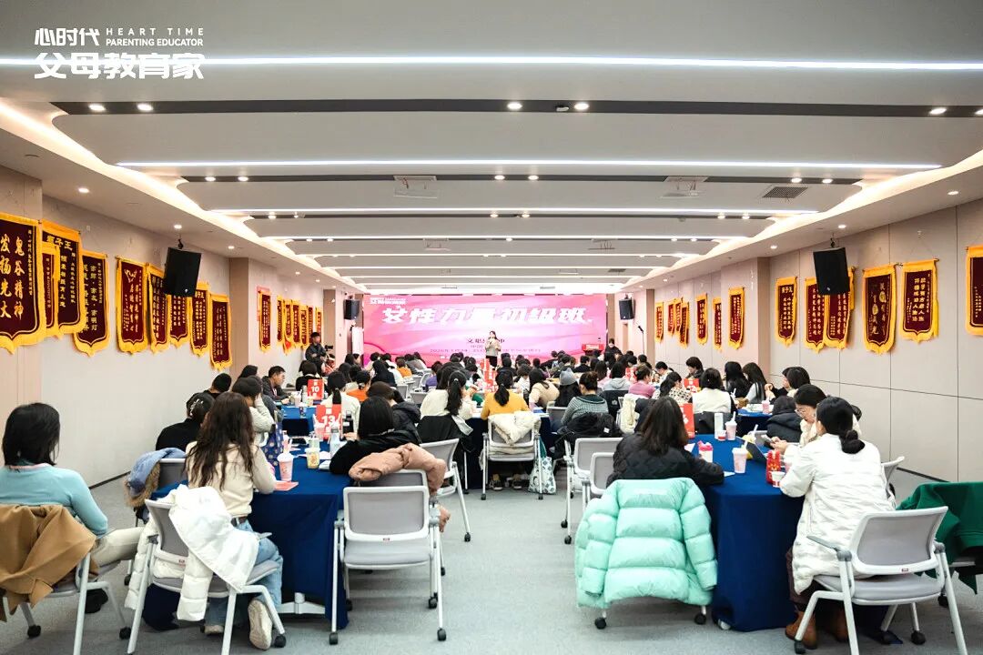 养了十几年的孩子，在她心中我竟不如一个“小混混”？——这届父母到底缺什么？