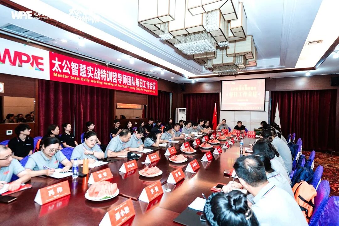 【咱们的故事】孩子休学六年，看心理医生差点被电击 —— 一个濒临崩溃的妈妈，如何成为全家的光？