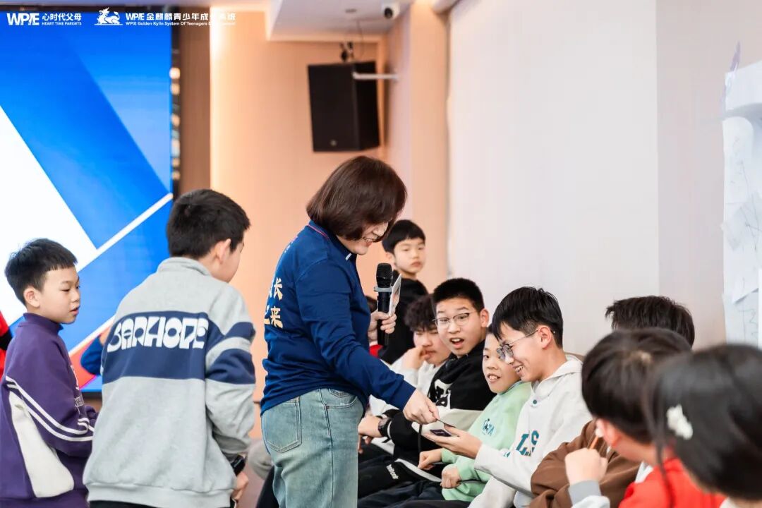 从“扇自己耳光”到“助孩子考700分”——这个爸爸值得全网学习！