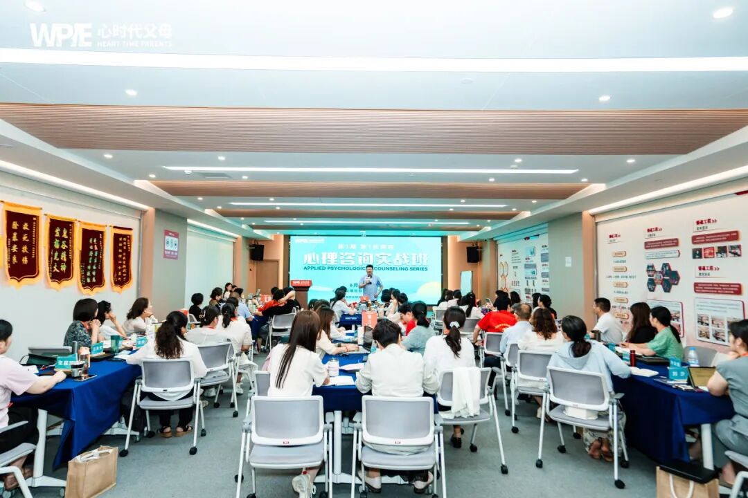 当孩子告诉你自己是同性恋，你该如何回应？——张兆鹏老师两步就能轻松解决！