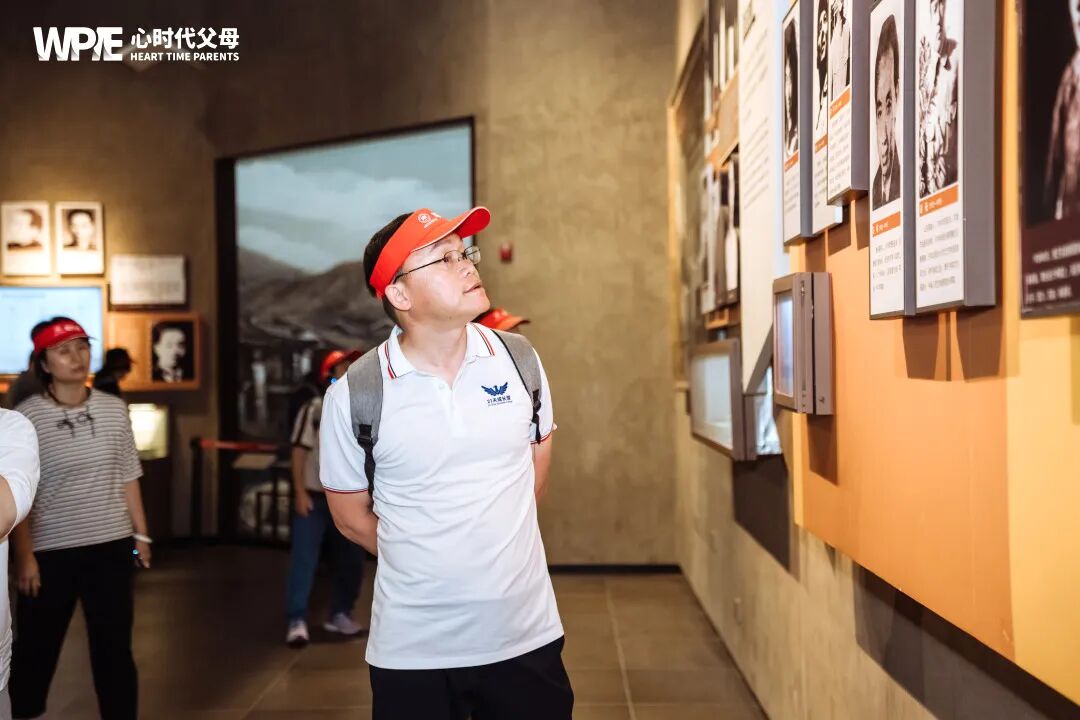 为什么孩子一遇事就喊“妈”？因为你可能正在替他过人生！