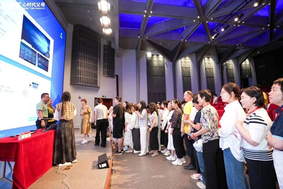 “妈妈，历史老师怀疑我抄答案！”——我的第一反应差点害了她