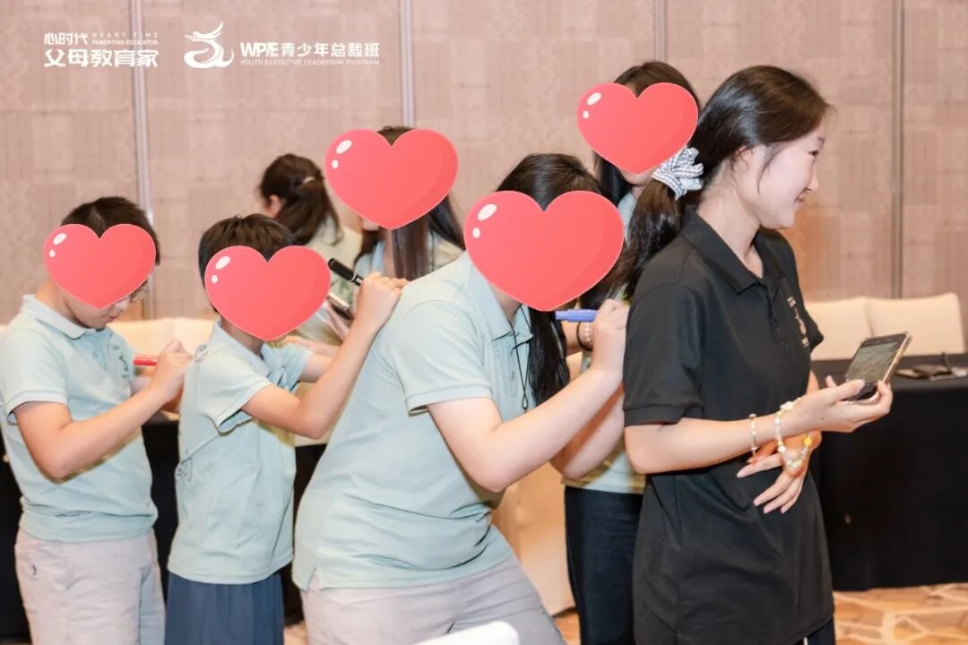 “心二代”克玲——“表姐推我进来，没想到缘分早就开始了：原来大三那年，我就拿过心时代父母教育家的招聘简章！”