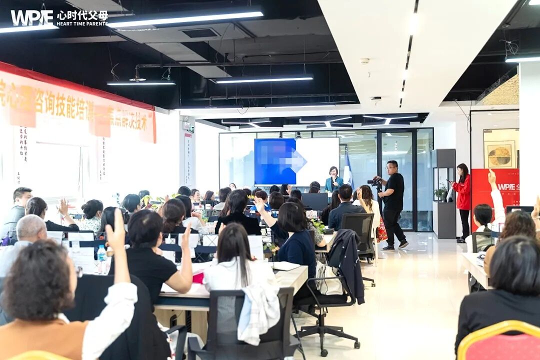 【焦点短程治疗技术】重构语言魅力：先说“语文考80分”，再说“数学考100分”，结果大不相同！