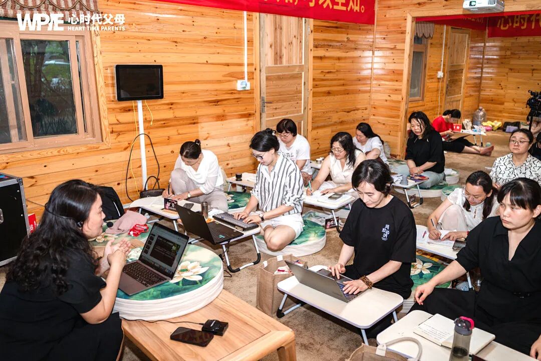 别把“一直在”，当成理所当然，别等灯灭了、水停了、人走了，才想起说一声“谢谢”