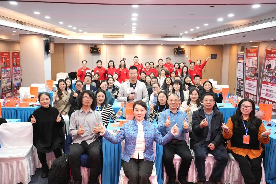 “老师，我一点都不疼，可‘爽’了”——当那个满身伤痕的女孩笑着说出这句话时，不敢想她到底独自承受了多少委屈