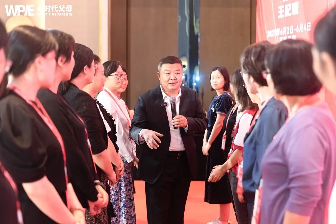 顶嘴、沉默、摔门、沉迷手机的孩子——他们不是“坏”，而是在“求助”！