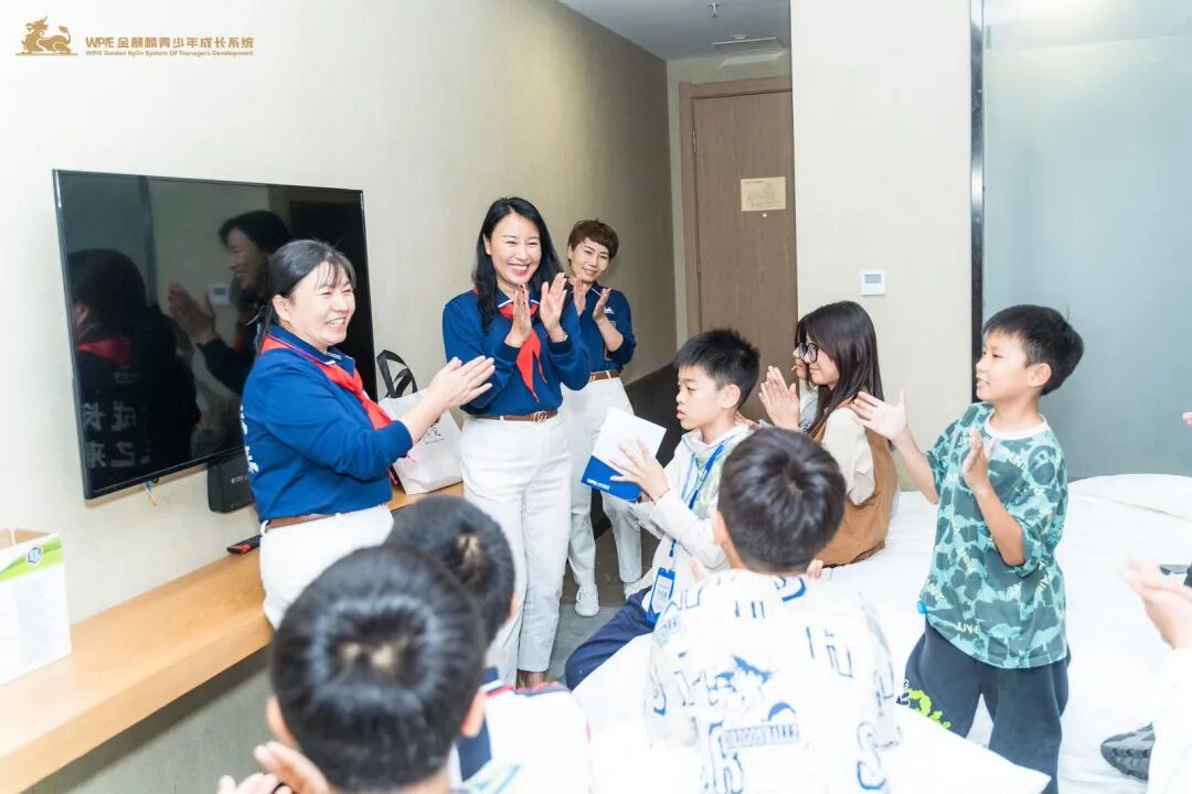 孩子吐槽领导开会太晚？当我没再拿“我吃过的苦”说“孩子的难”时，她居然......