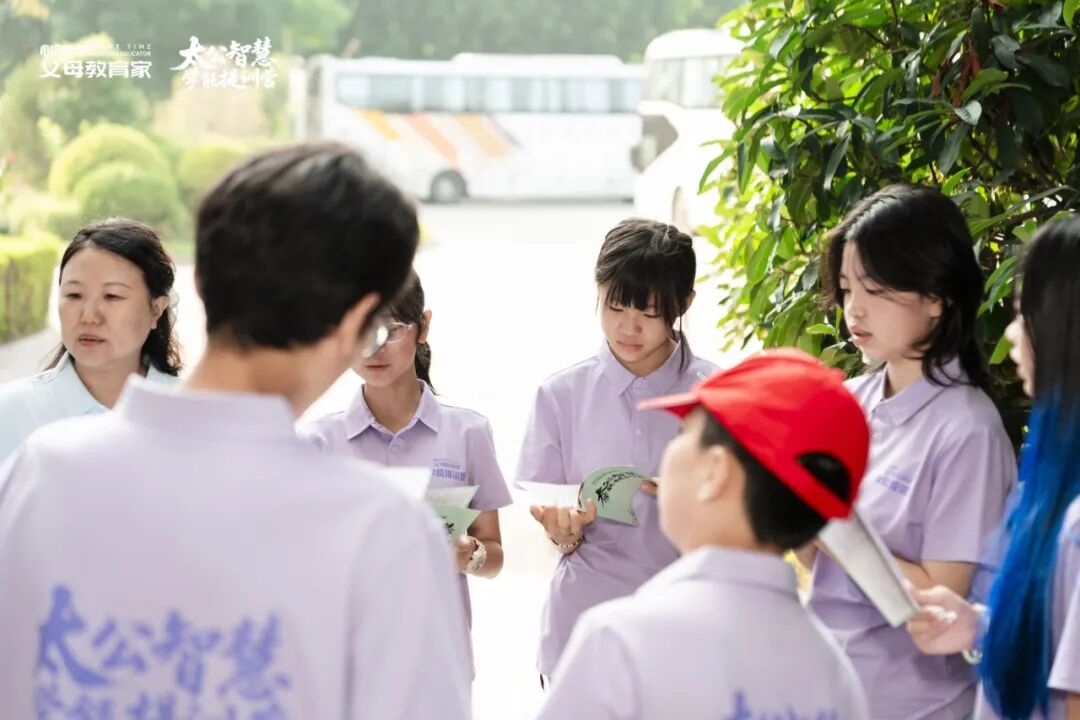 “您觉得孩子有什么优点？”父亲冷漠地说：“没发现。”——那个17岁少年的眼睛，怎么就没光了？